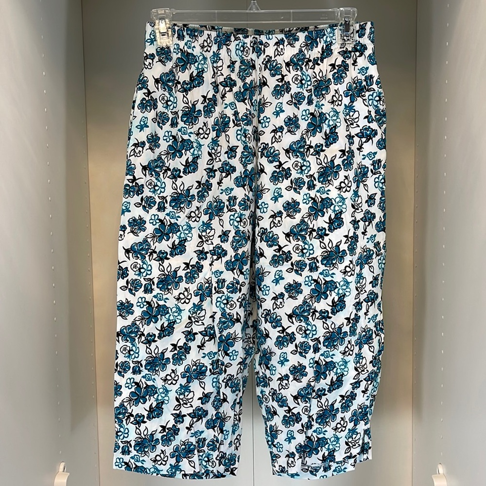 Bon Worth White Capri Pants with Teal & Black Floral Print